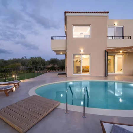Дом отдыха Aenaos Luxury With Pool In *