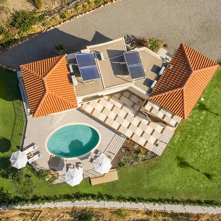 Aenaos Luxury With Pool In Дом отдыха