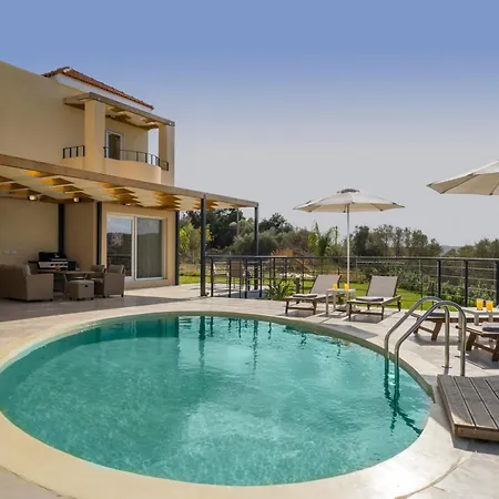 Дом отдыха Aenaos Luxury With Pool In *
