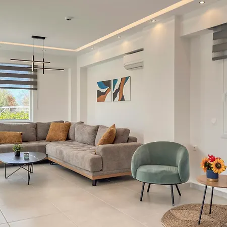 בית נופש Aenaos Luxury With Pool In Galatás