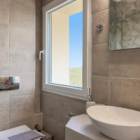 Aenaos Luxury With Pool In Galatas (Chania)