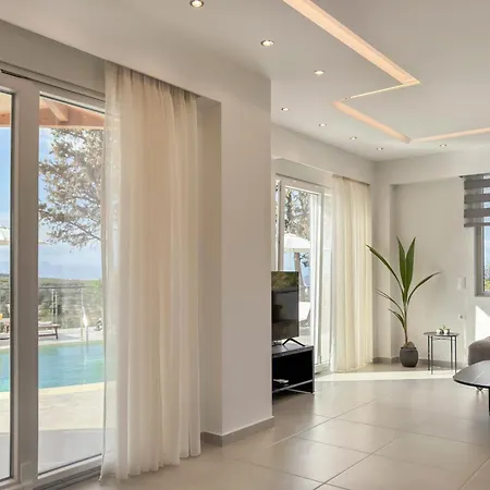 Aenaos Luxury With Pool In * Galatas (Chania)