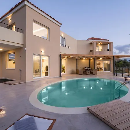 בית נופש Aenaos Luxury With Pool In Galatás
