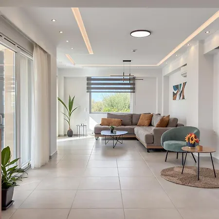 Aenaos Luxury With Pool In בית נופש *